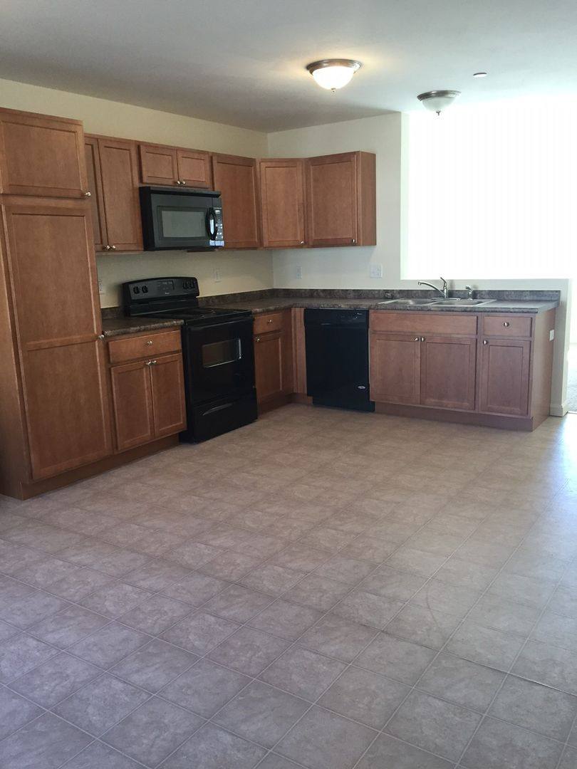 Apartment for rent at 29-35 Stoneyview Way, Manchester, NH 03102