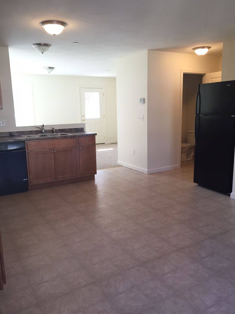 Apartment for rent at 29-35 Stoneyview Way, Manchester, NH 03102