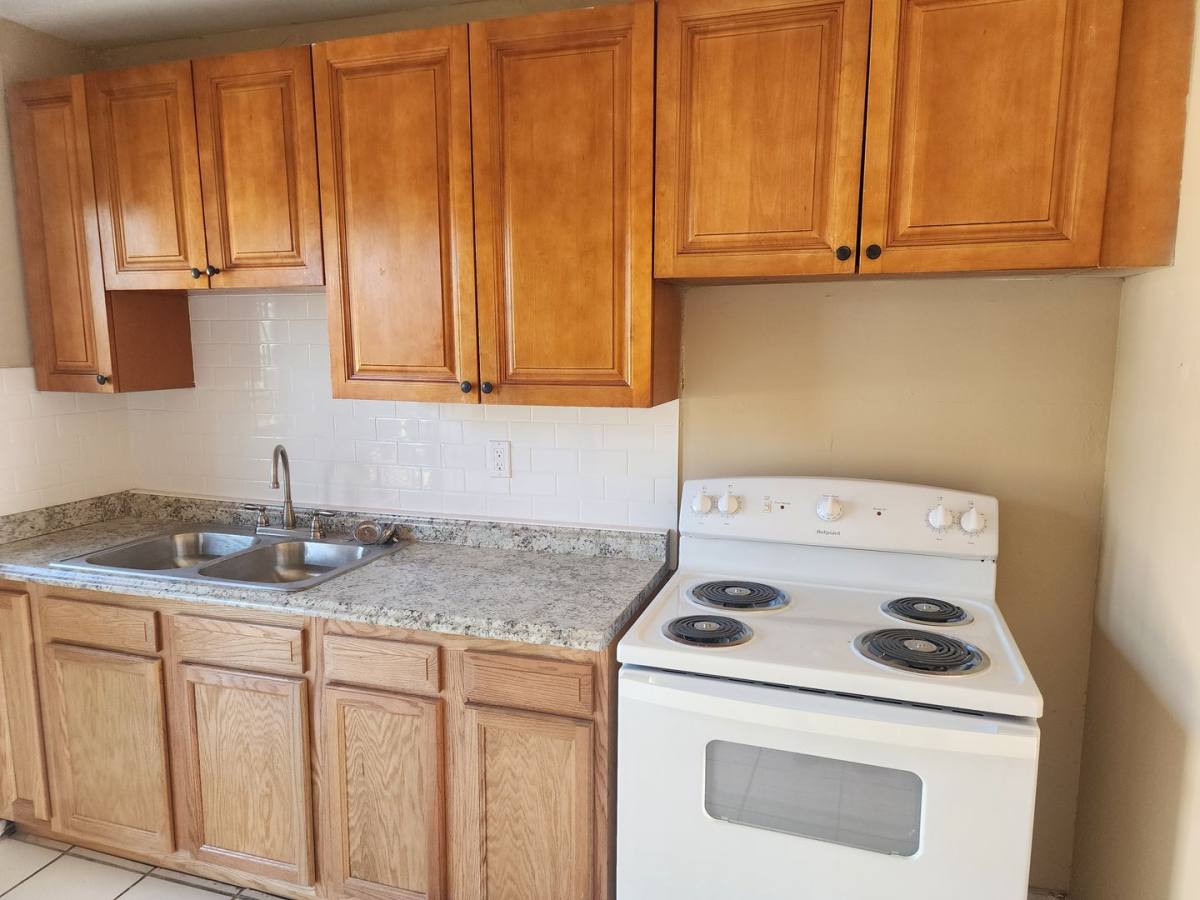 Apartment for rent at 1235 W 5th St, Jacksonville, FL 32209