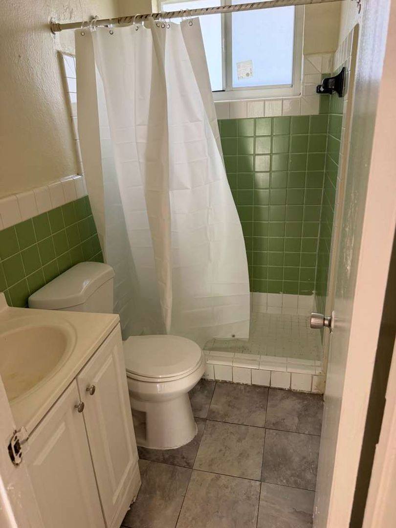 Apartment for rent at 529 NW 8 Ave, Fort Lauderdale, FL 33311
