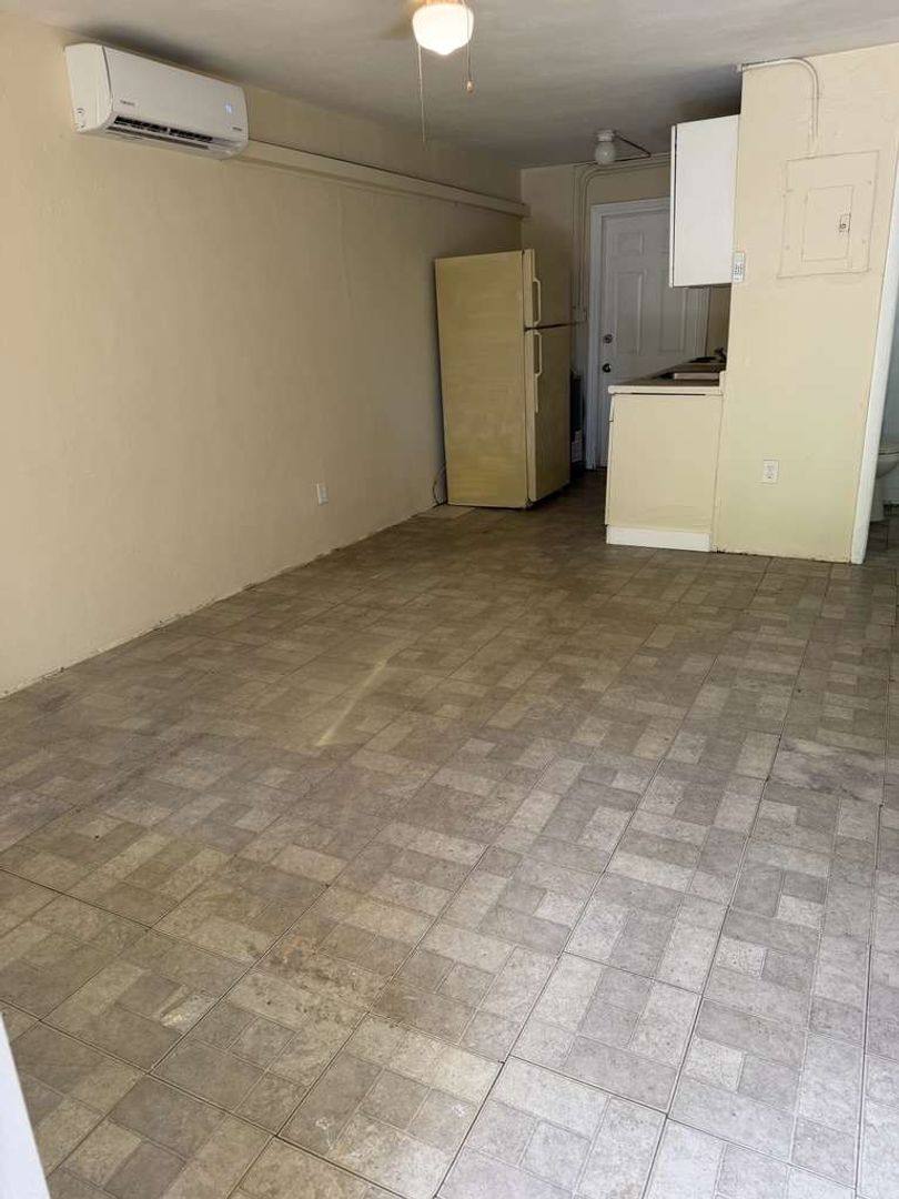 Apartment for rent at 529 NW 8 Ave, Fort Lauderdale, FL 33311