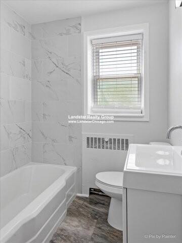 Apartment for rent at 2727 W Berwyn #1, Chicago, IL 60625