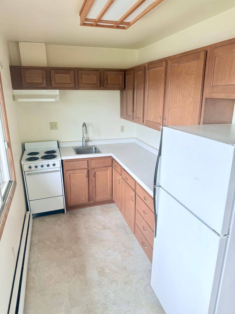 Apartment for rent at 1143 W Carriage Dr #11, Whitewater, WI 53190