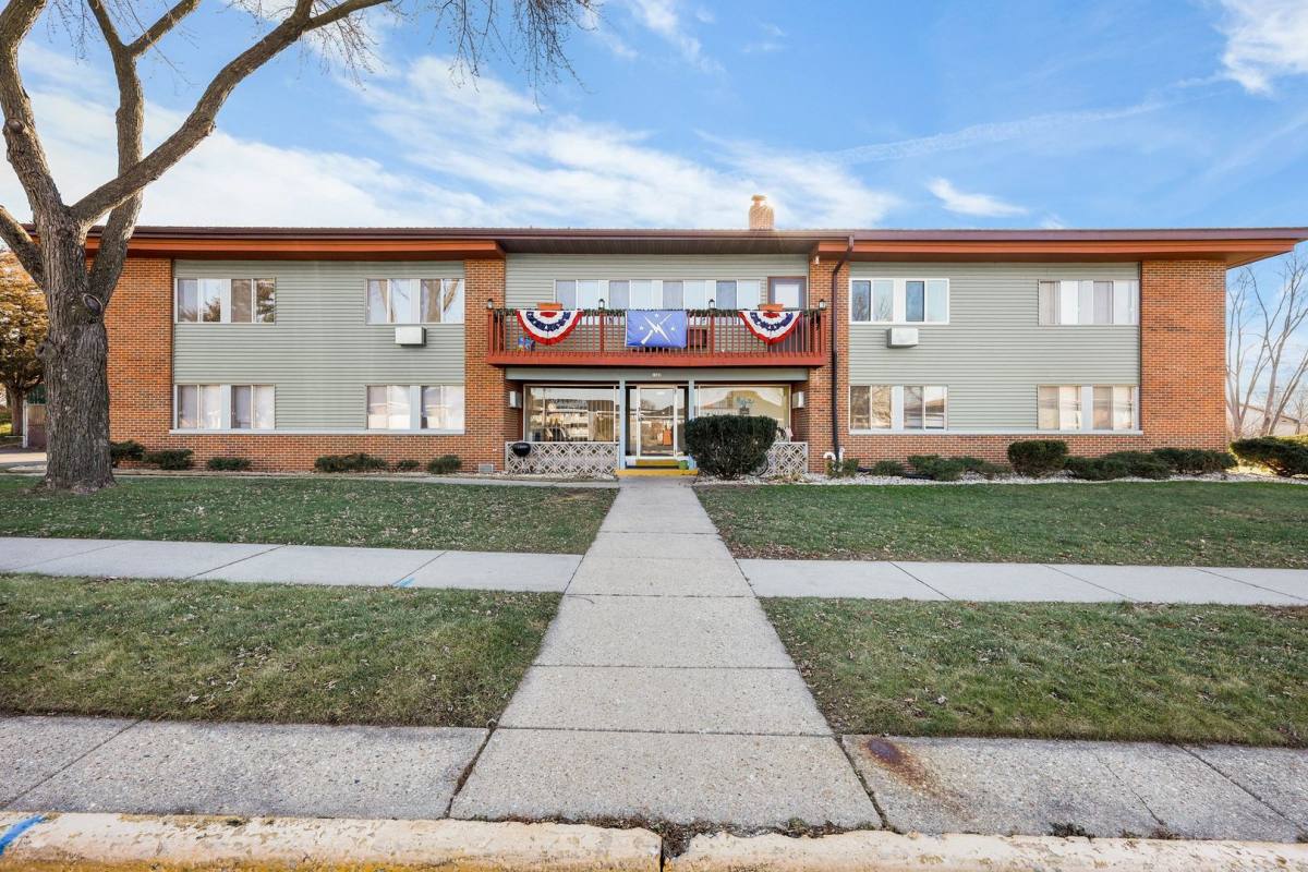Apartment for rent at 1143 W Carriage Dr #11, Whitewater, WI 53190