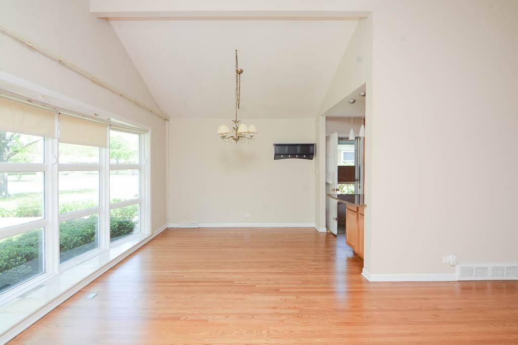 Apartment for rent at 8115 117 Central Ave #PHFS, Morton Grove, IL 60053