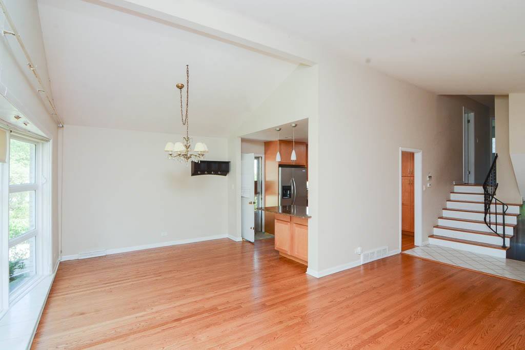 Apartment for rent at 8115 117 Central Ave #PHFS, Morton Grove, IL 60053
