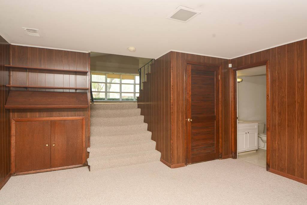 Apartment for rent at 8115 117 Central Ave #PHFS, Morton Grove, IL 60053