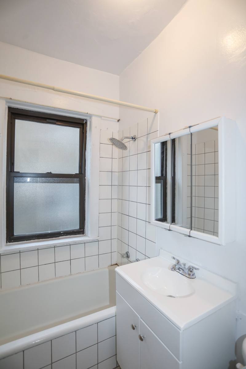 Apartment for rent at 7455 N Greenview #318, Chicago, IL 60645