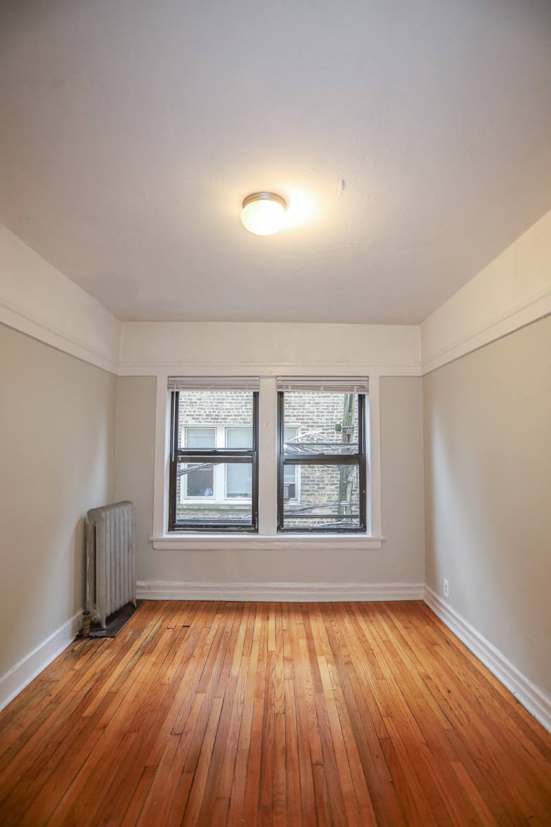 Apartment for rent at 7455 N Greenview #318, Chicago, IL 60645