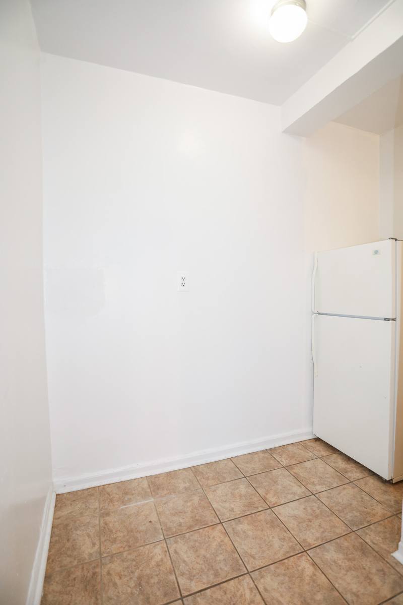 Apartment for rent at 7455 N Greenview #318, Chicago, IL 60645