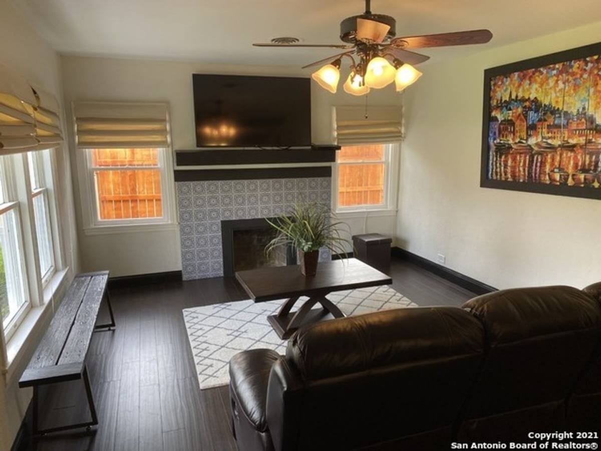 House for rent at 2102 W Mistletoe Ave, San Antonio, TX 78201