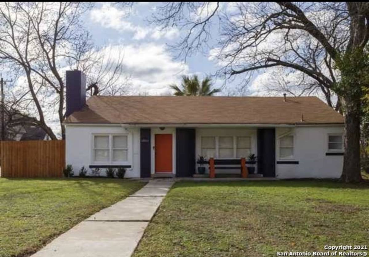 House for rent at 2102 W Mistletoe Ave, San Antonio, TX 78201