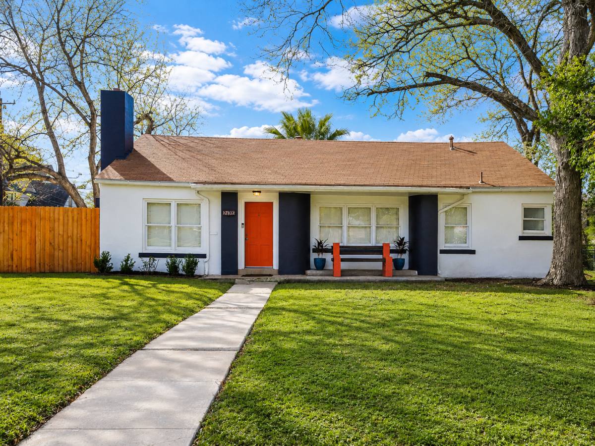 House for rent at 2102 W Mistletoe Ave, San Antonio, TX 78201