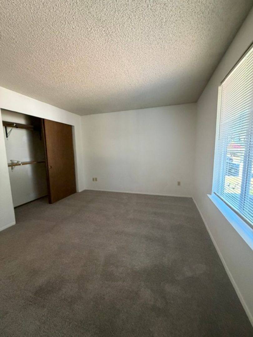 Apartment for rent at 20 S 341st Place, Federal Way, WA 98003