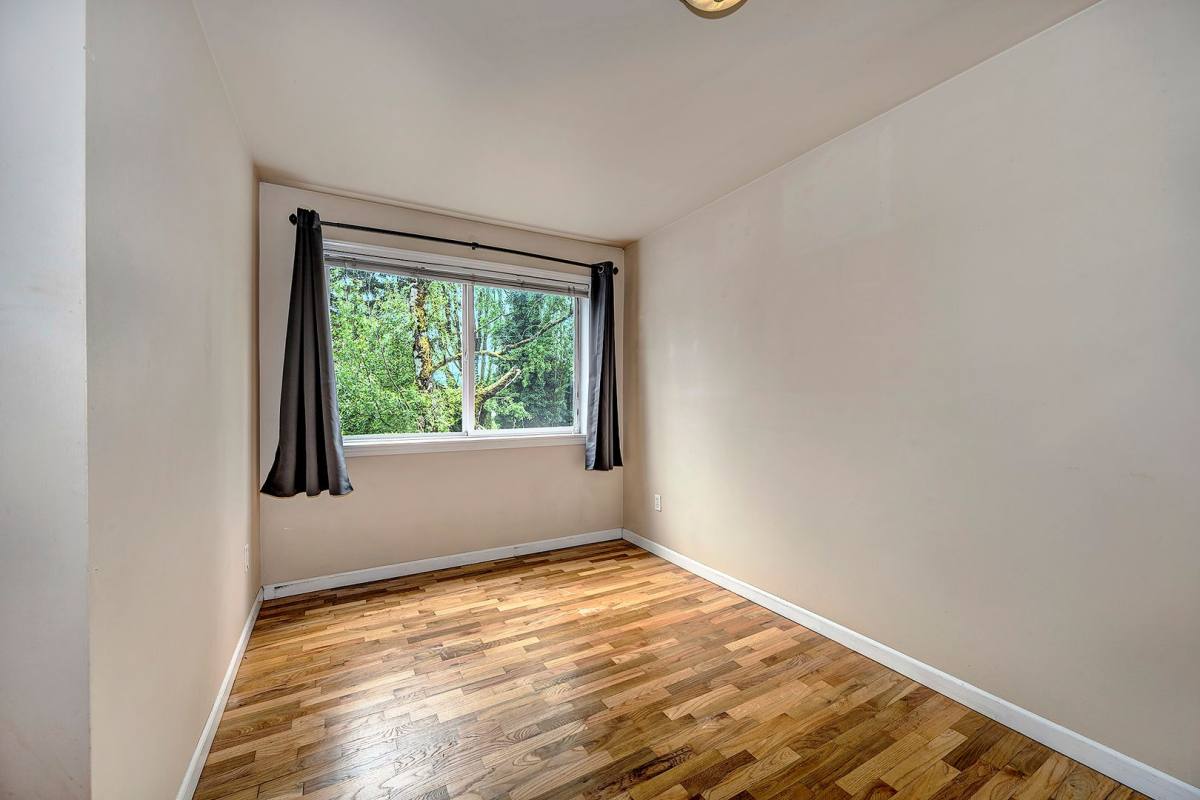 Apartment for rent at 800 NE 40th St, Seattle, WA 98105