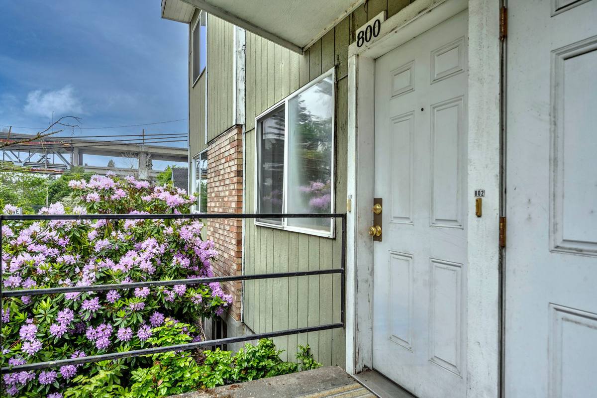 Apartment for rent at 800 NE 40th St, Seattle, WA 98105