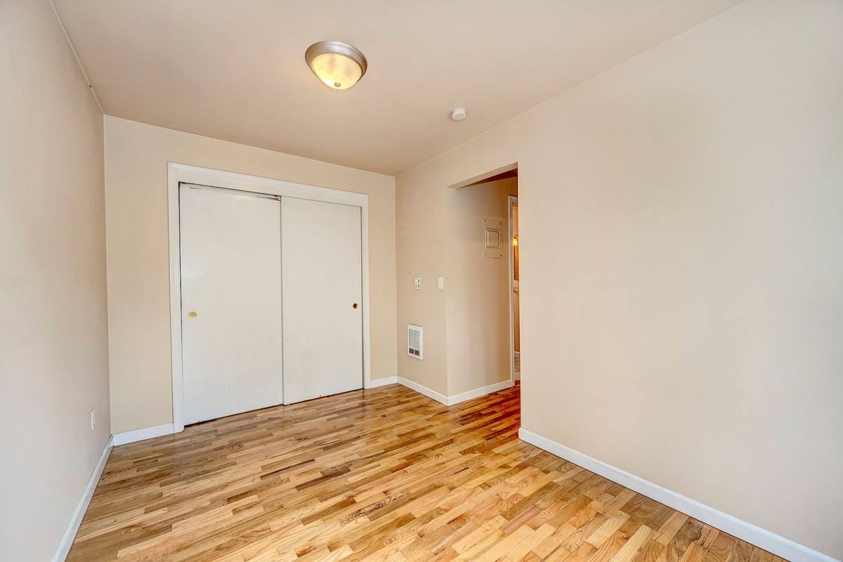 Apartment for rent at 800 NE 40th St, Seattle, WA 98105