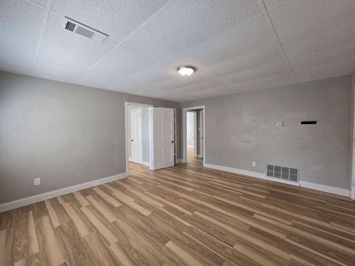Apartment for rent at 210 W Vardeman Ave, Killeen, TX 76541