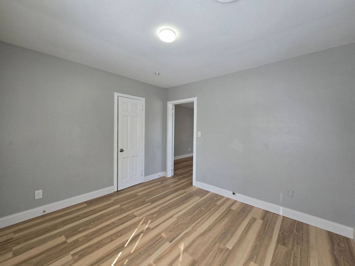 Apartment for rent at 210 W Vardeman Ave, Killeen, TX 76541
