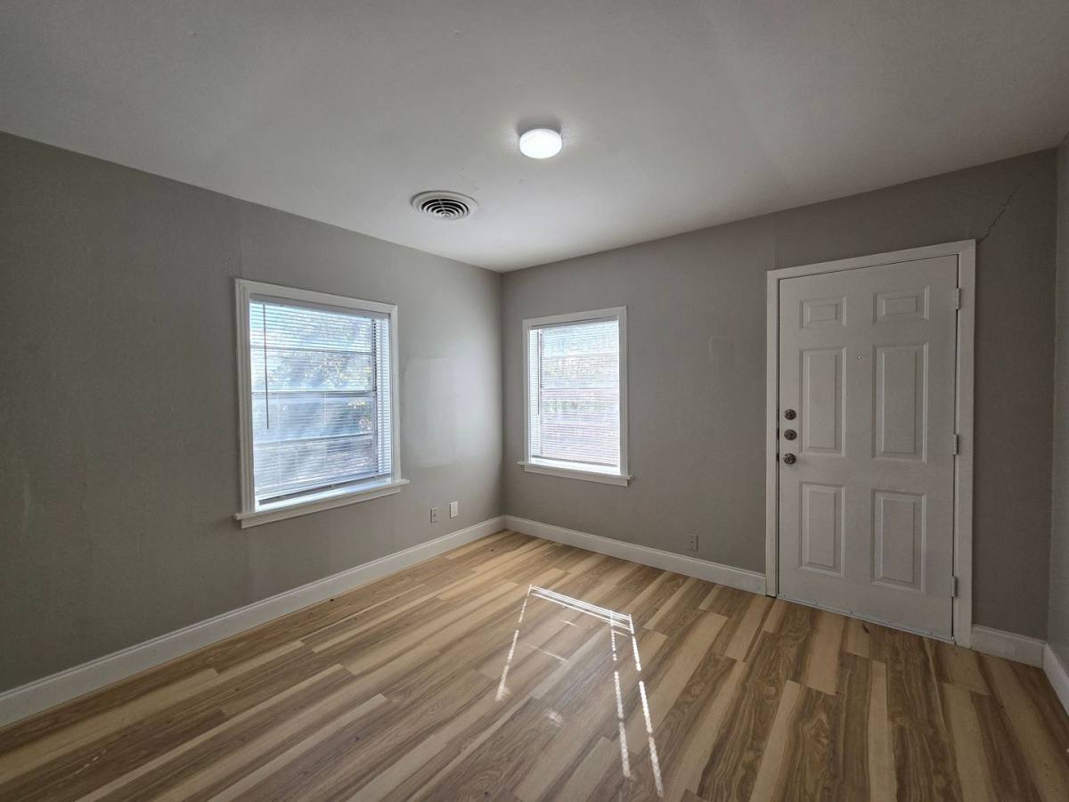 Apartment for rent at 210 W Vardeman Ave, Killeen, TX 76541