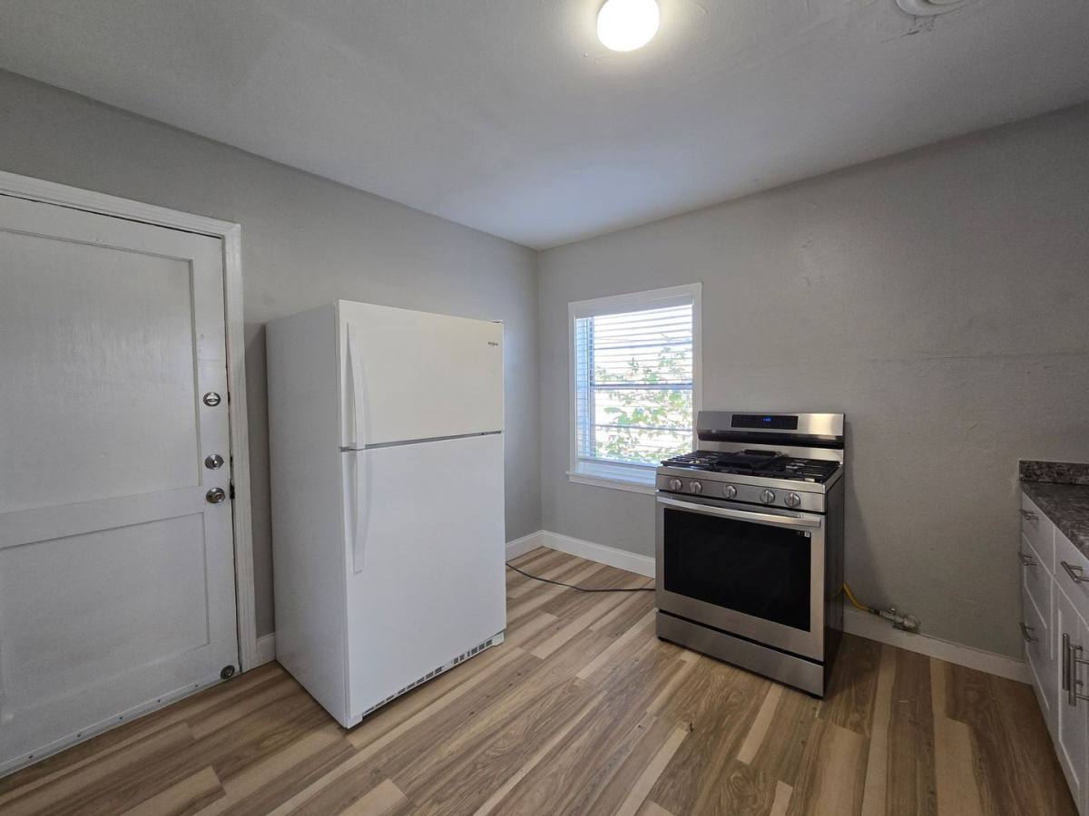 Apartment for rent at 210 W Vardeman Ave, Killeen, TX 76541