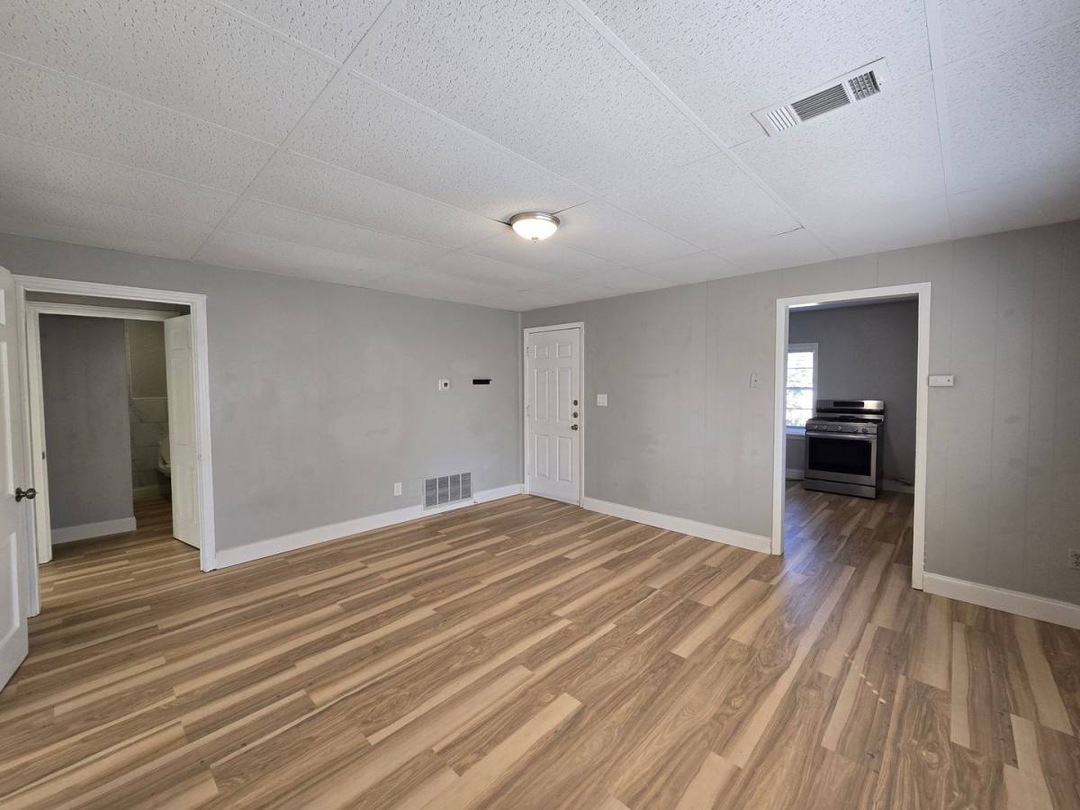 Apartment for rent at 210 W Vardeman Ave, Killeen, TX 76541