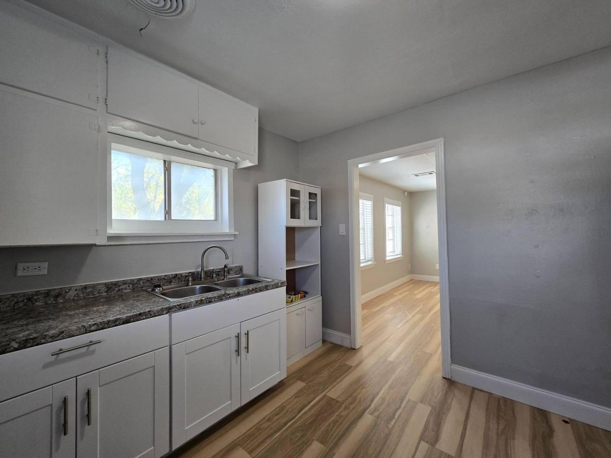 Apartment for rent at 210 W Vardeman Ave, Killeen, TX 76541