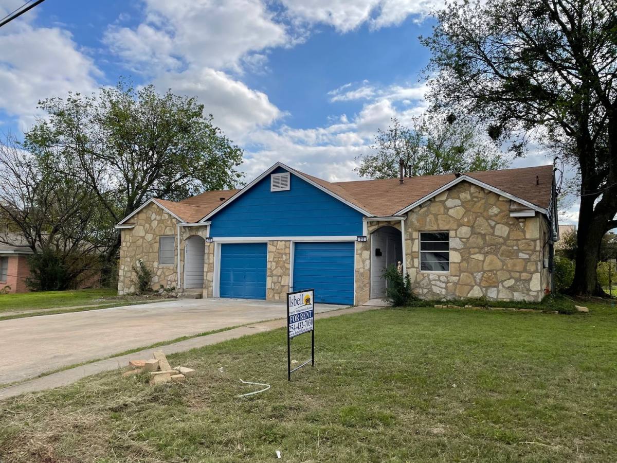 Apartment for rent at 210 W Vardeman Ave, Killeen, TX 76541