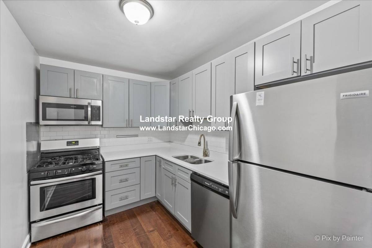 Apartment for rent at 7319 N Rogers #201, Chicago, IL 60626