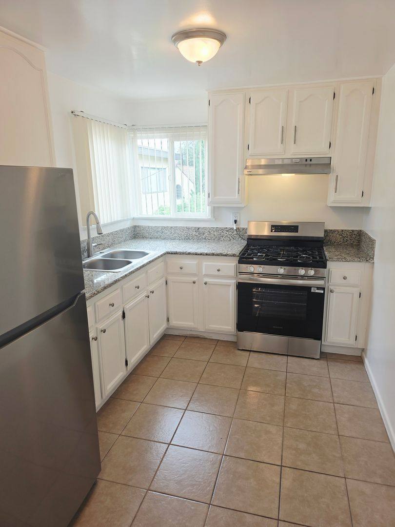 Apartment for rent at 1056 Linden Ave, Glendale, CA 91201