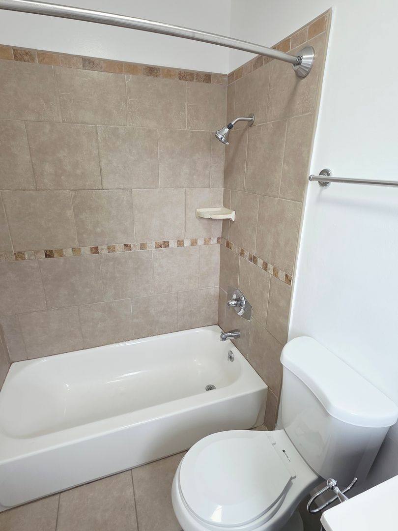 Apartment for rent at 1056 Linden Ave, Glendale, CA 91201