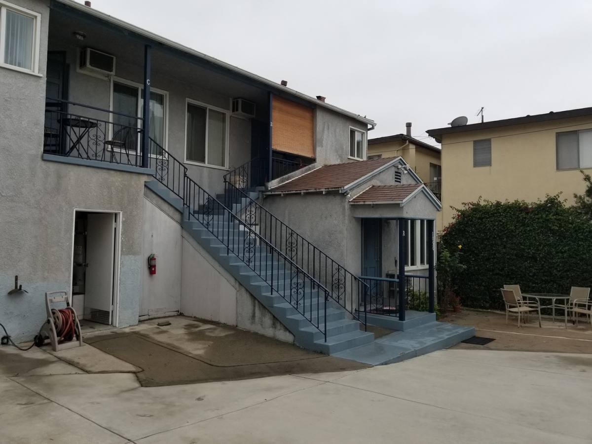 Apartment for rent at 1056 Linden Ave, Glendale, CA 91201