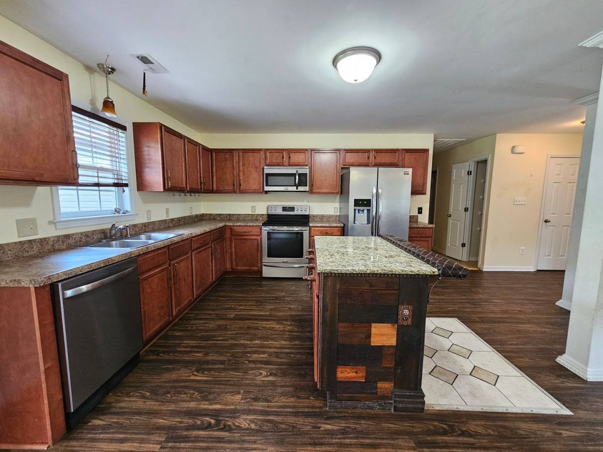 House for rent at 307 Big Tree Lane, Chinquapin, NC 28521