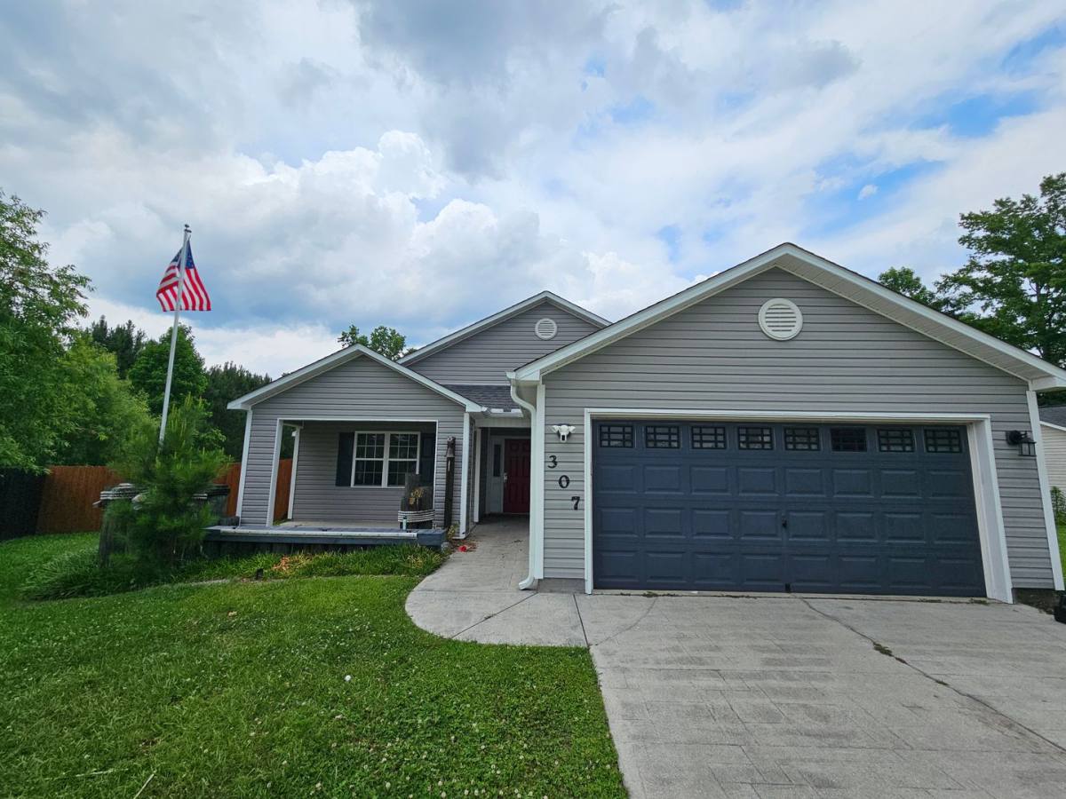 House for rent at 307 Big Tree Lane, Chinquapin, NC 28521