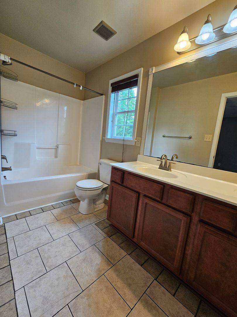 House for rent at 307 Big Tree Lane, Chinquapin, NC 28521