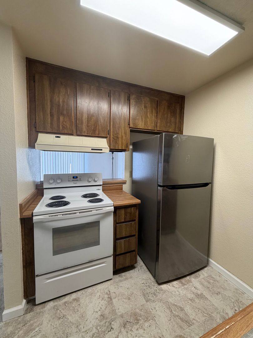 Apartment for rent at 1930 Manor Place, Fairfield, CA 94533