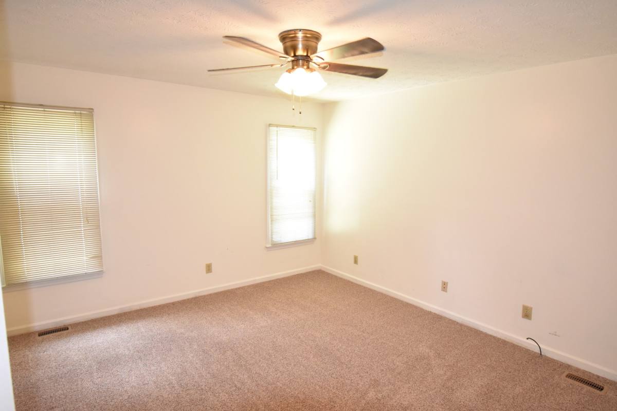 House for rent at 121 Sprucepine Dr, Raeford, NC 28376