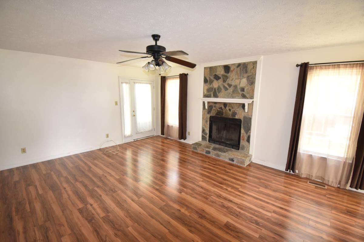 House for rent at 121 Sprucepine Dr, Raeford, NC 28376