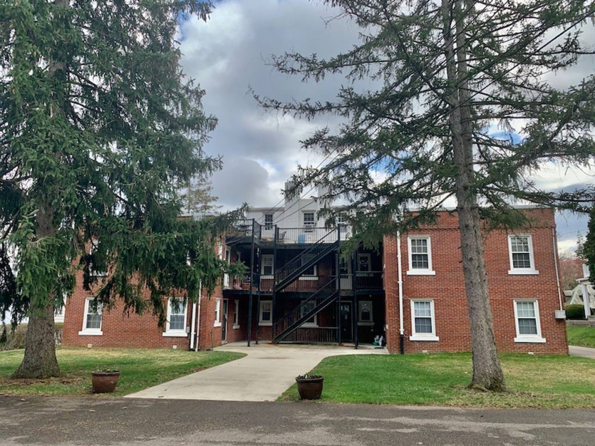 Apartment for rent at 596 Bigelow Rd, Mansfield, OH 44907