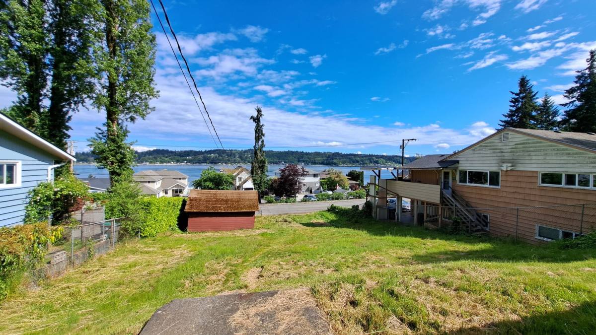 House for rent at 1357 Jacobsen Blvd, Bremerton, WA 98310
