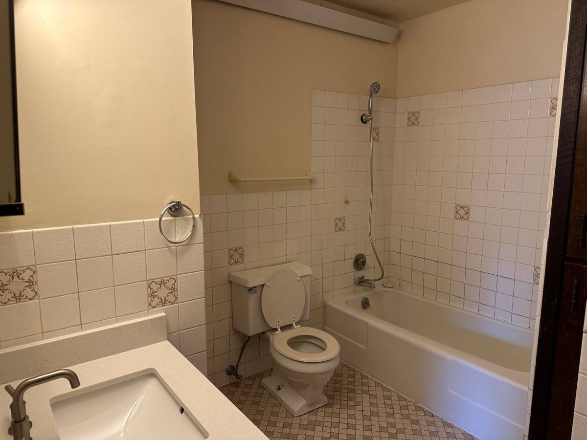 Apartment for rent at 40 2nd Ave NW, Elgin, MN 55932