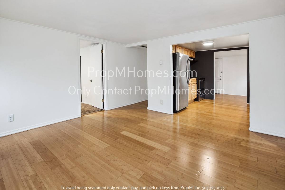 House for rent at 6135 SE Henderson St, Portland, OR 97206