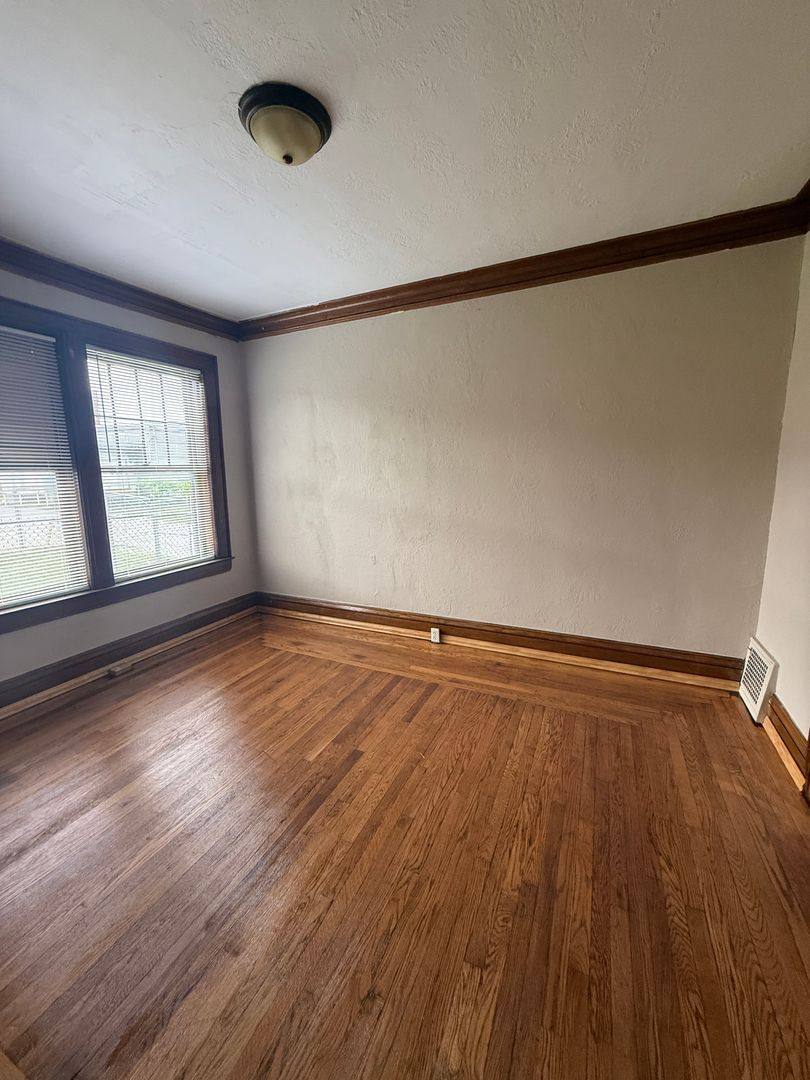 Apartment for rent at 1422 Lewis St, Charleston, WV 25301
