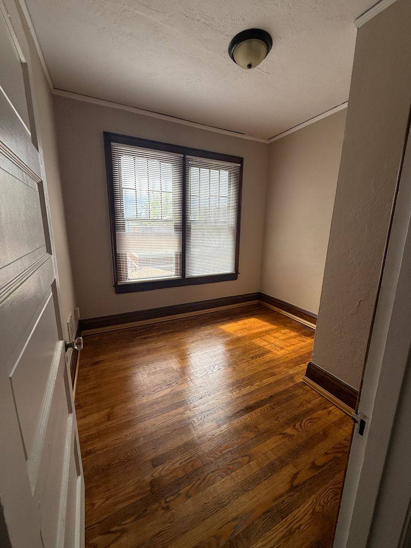 Apartment for rent at 1422 Lewis St, Charleston, WV 25301