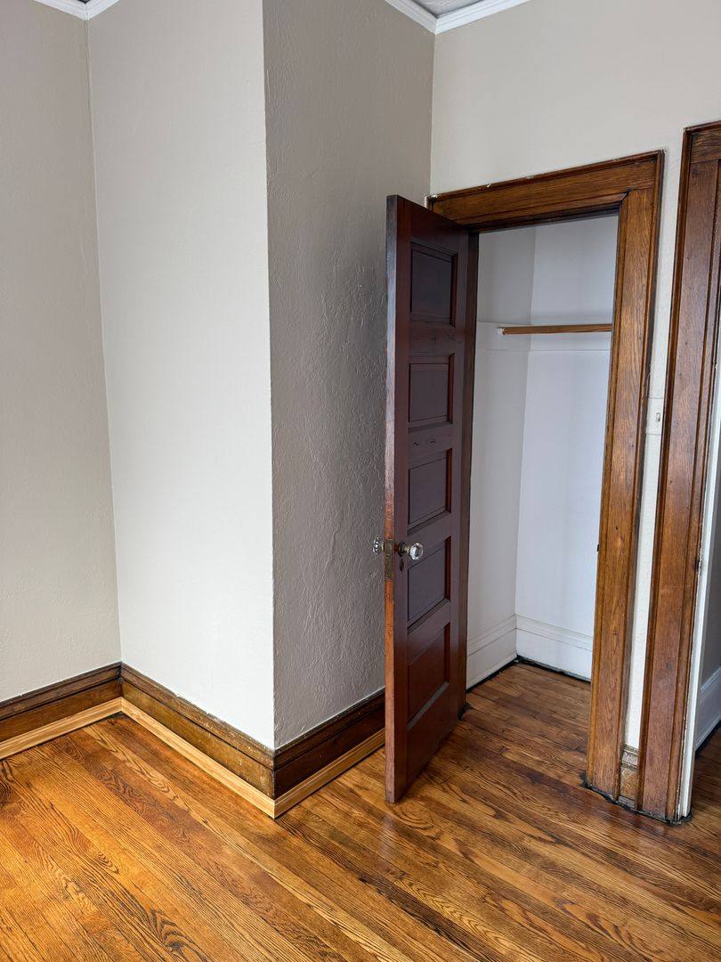 Apartment for rent at 1422 Lewis St, Charleston, WV 25301