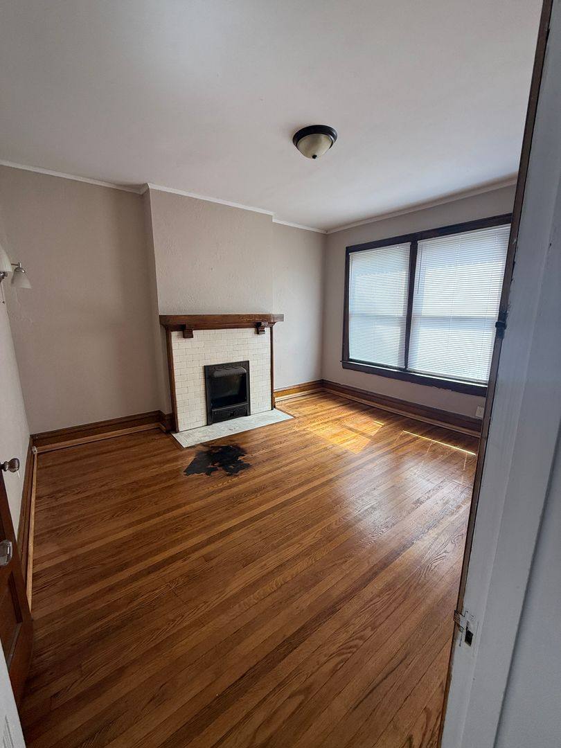 Apartment for rent at 1422 Lewis St, Charleston, WV 25301