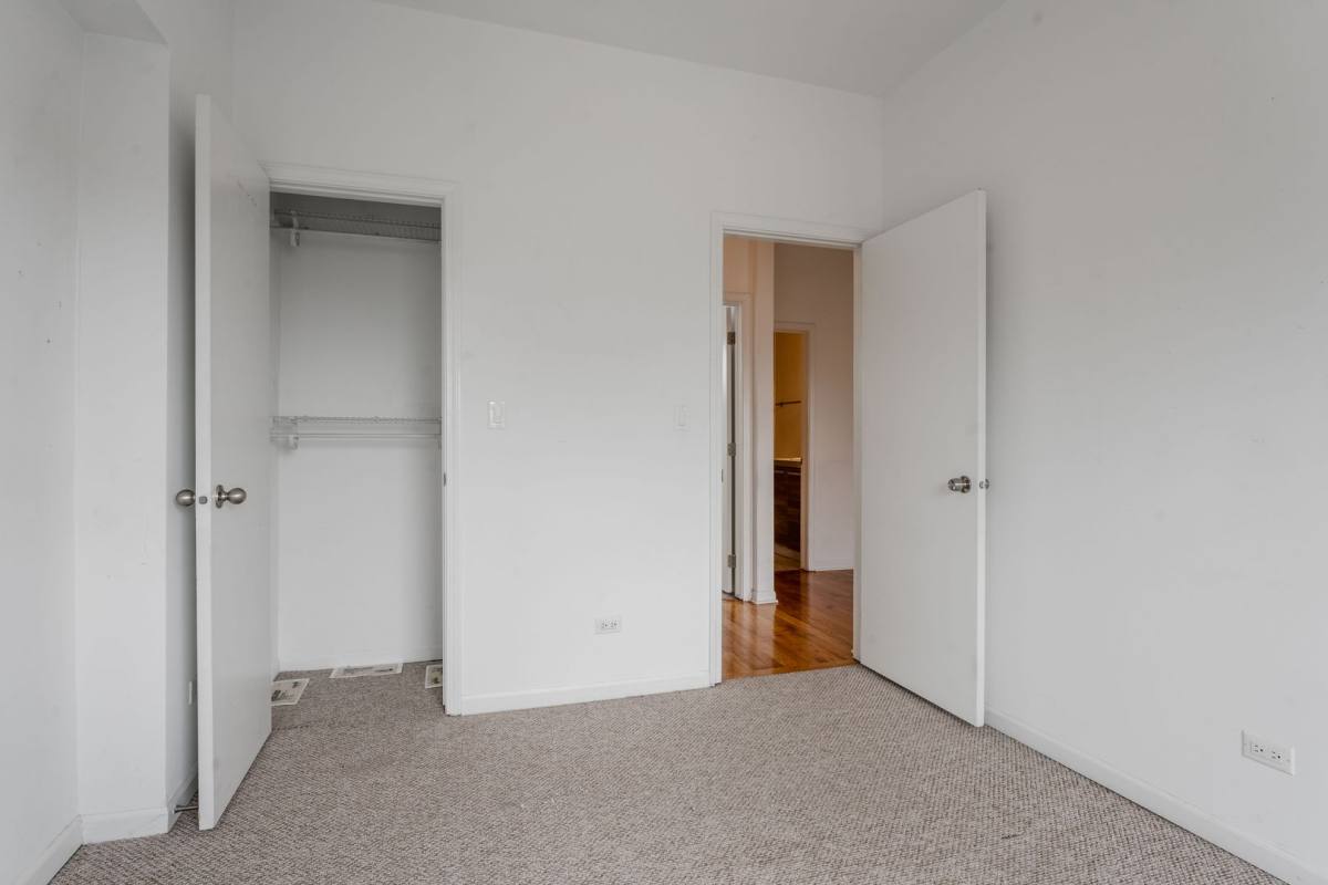 Apartment for rent at 1210 W Foster Ave, Chicago, IL 60640