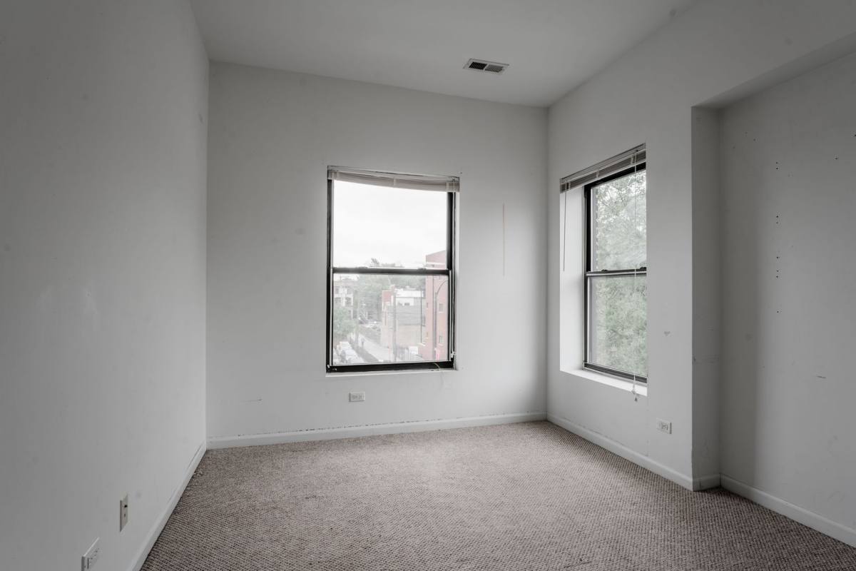 Apartment for rent at 1210 W Foster Ave, Chicago, IL 60640