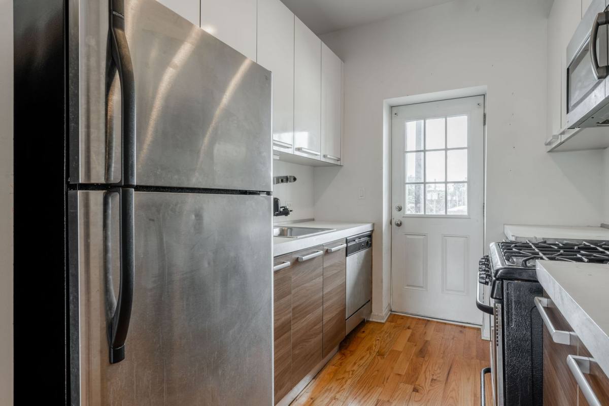Apartment for rent at 1210 W Foster Ave, Chicago, IL 60640