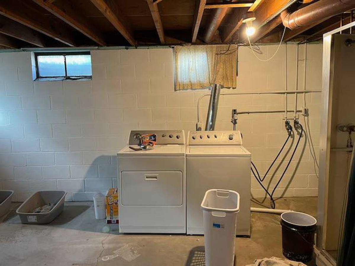 Townhouse for rent at 4132 39th Place, Des Moines, IA 50310